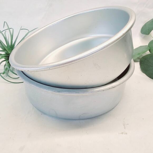 2-Wilton 1971 506-2187 Bake Aluminum Smaller Baking Round Cake Pans 6" x 2” - Picture 1 of 8